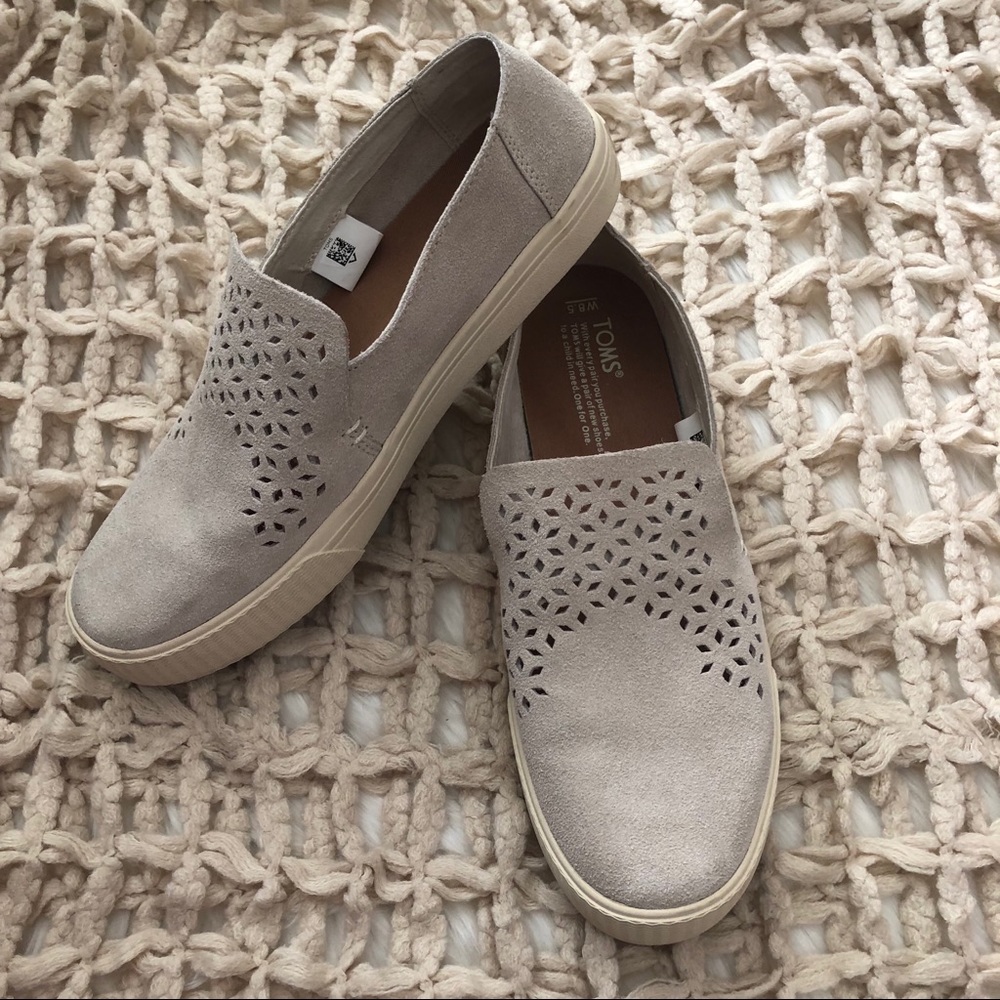 Toms Slip-on Shoes Sneakers Size 8.5